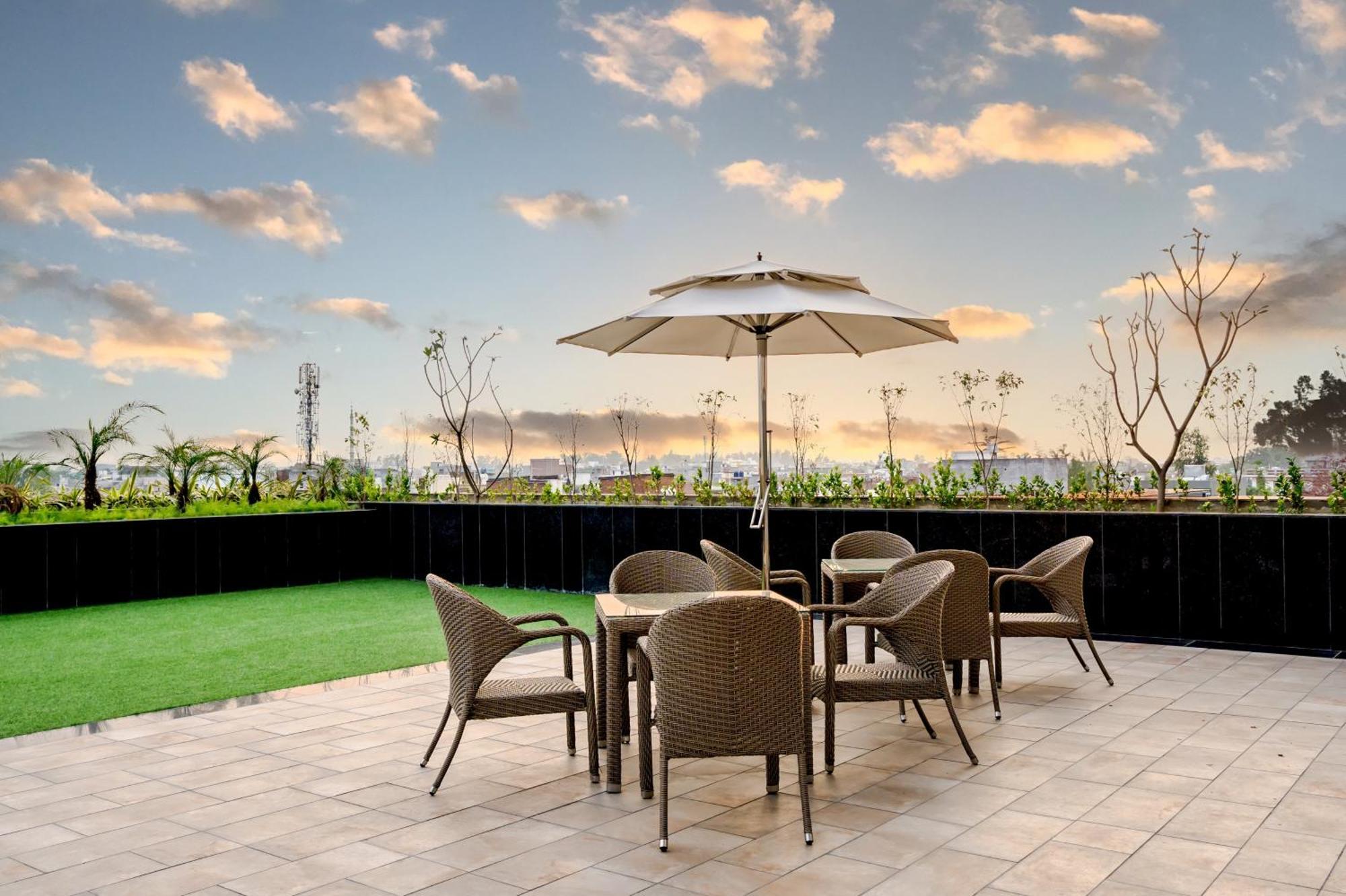 Airport By Ihg Lucknow