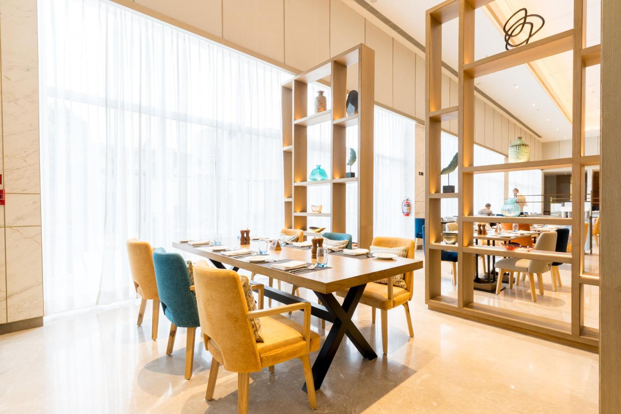 Hotel Airport By Ihg 5*