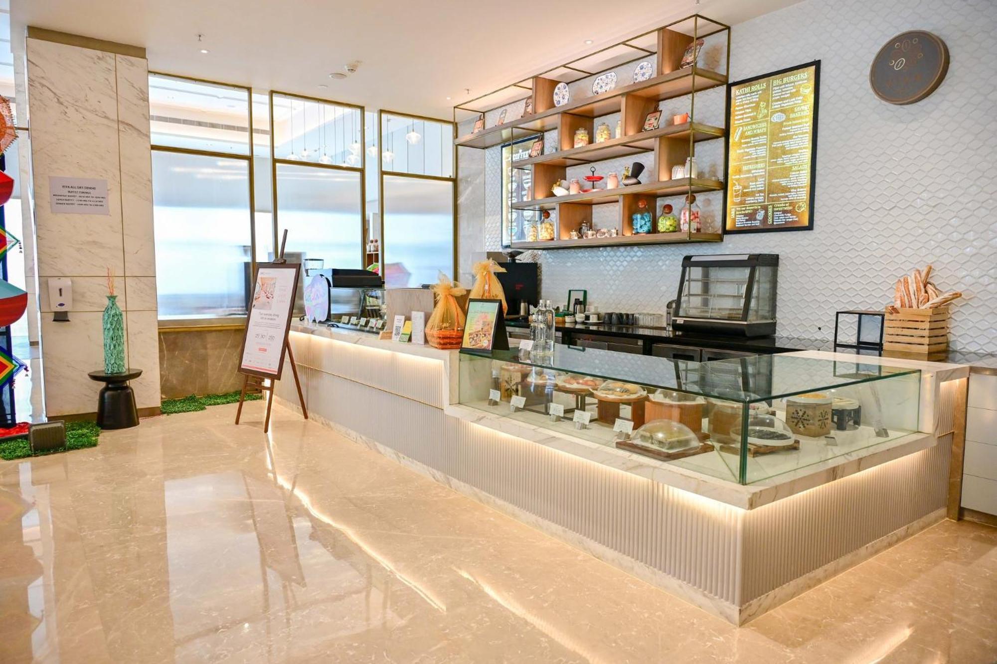Airport By Ihg Hotel 5*