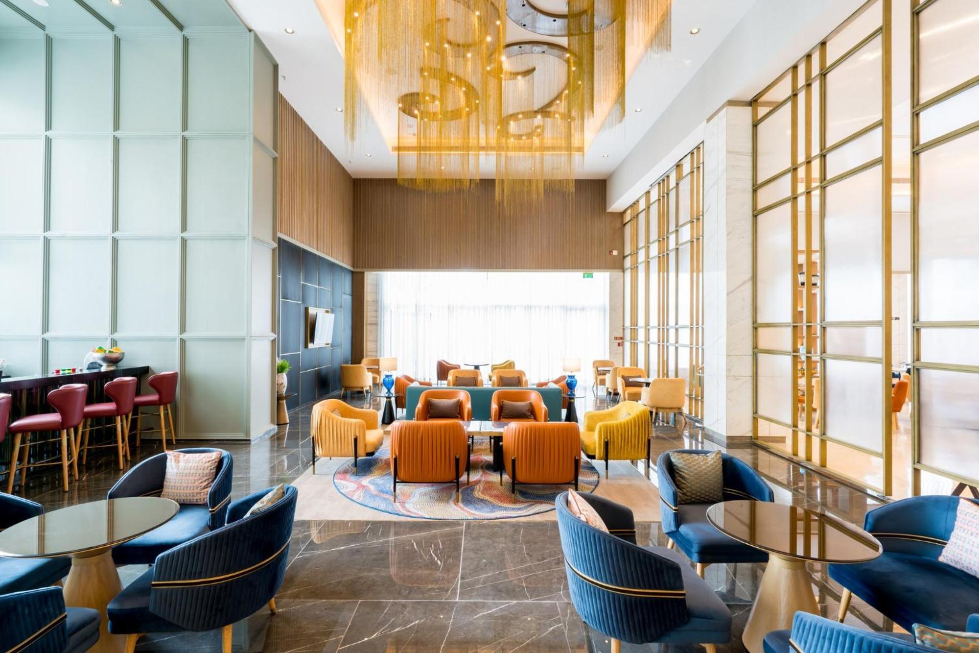 Hotel Airport By Ihg 5*
